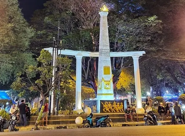 tugu lilin rembang