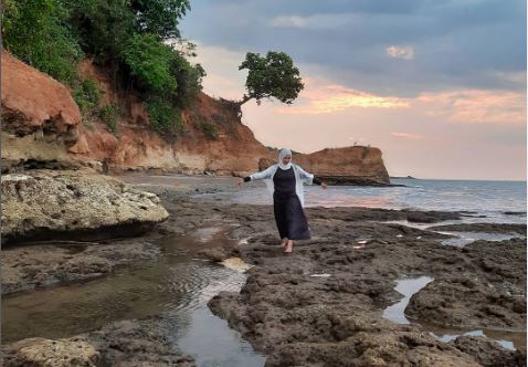 pantai lemah abang