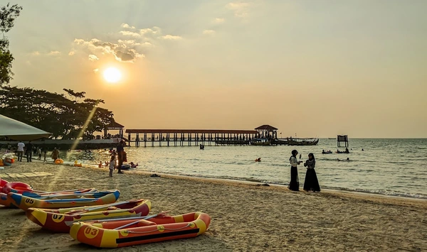 sunset pantai bandengan