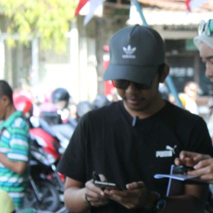 Vlogger itu bernama Masruri